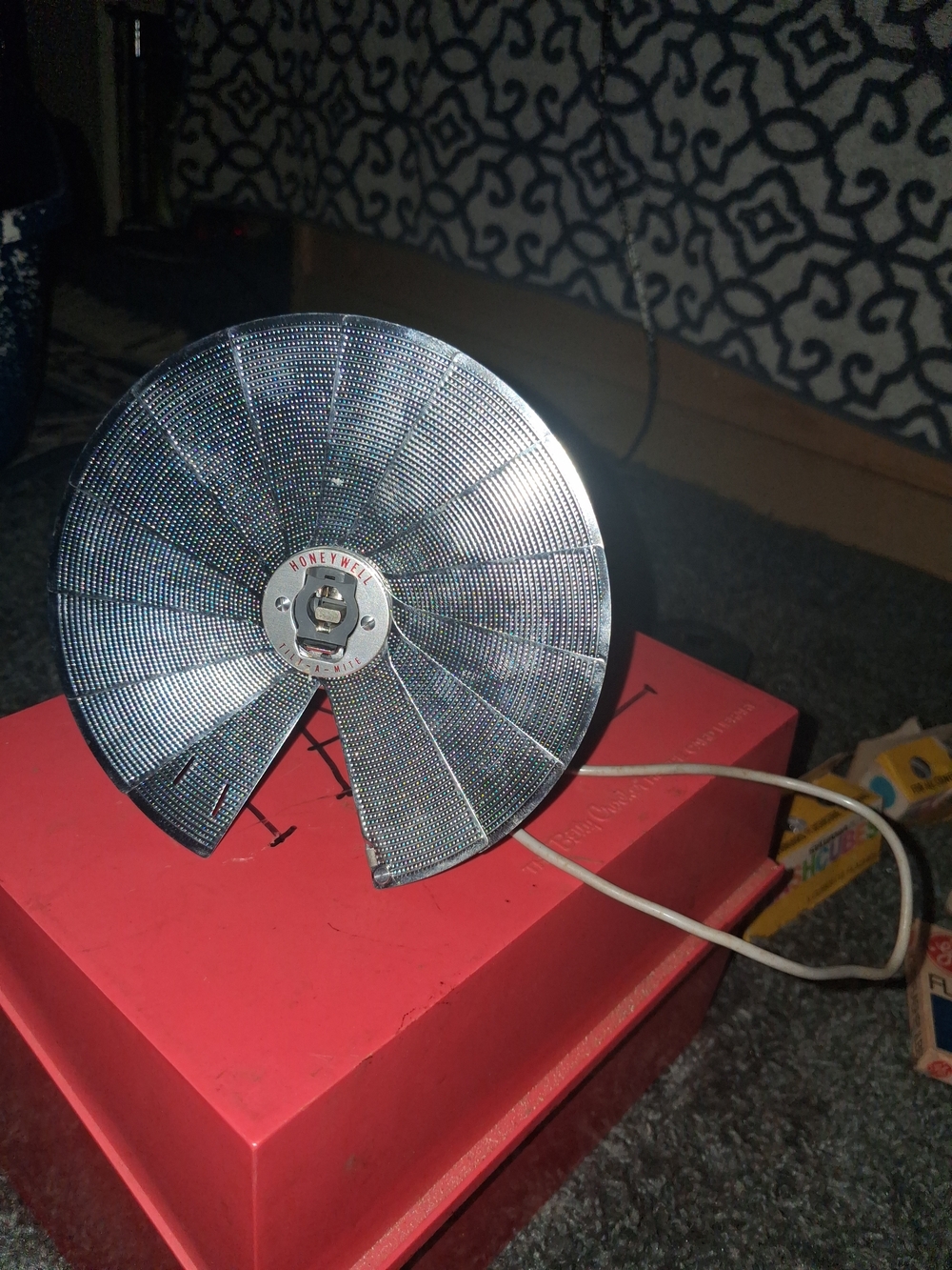 Silver Parabolic Reflector for Photo/Video Flashes